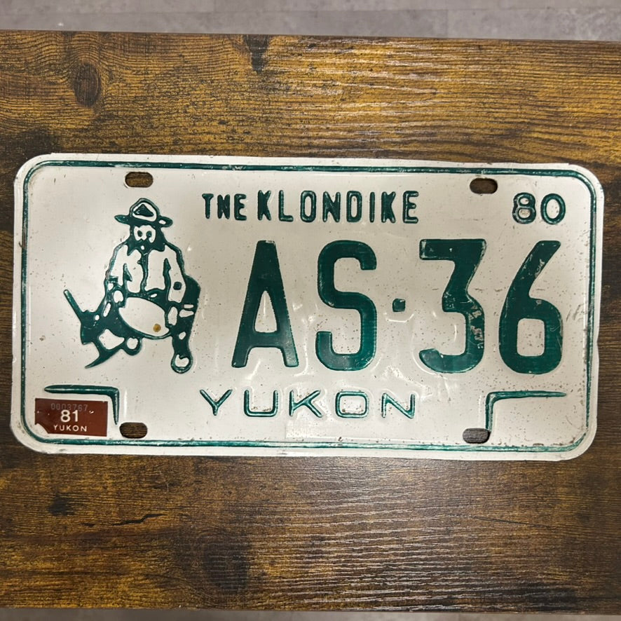 Originales kanada Kontrollschild / Kennzeichen Yukon AS-36