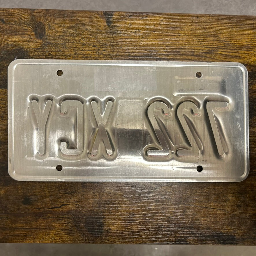 722 XCY