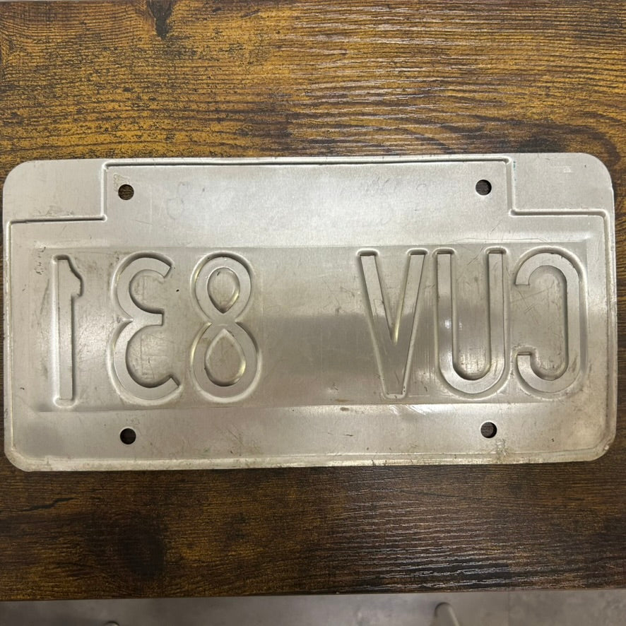 CUV 831