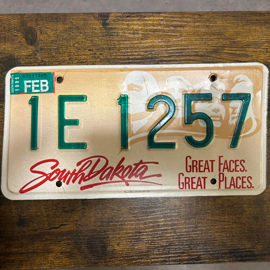 1E 1257
