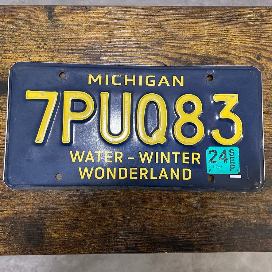 7PUQ83