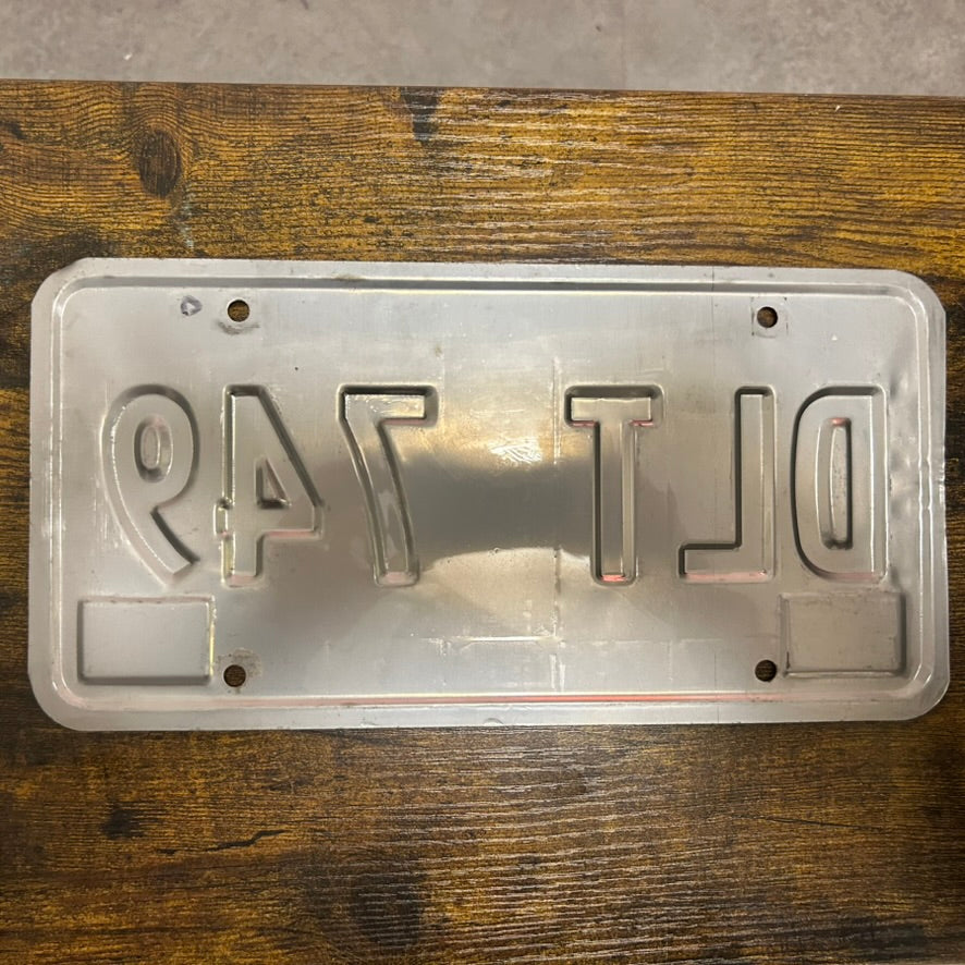 DLT 749