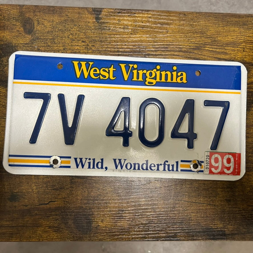 7V 4047